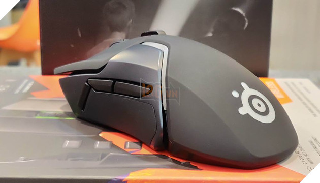 Tren tay nhanh Steelseries Rival 650 Wireless: Phien ban nang cap khong day cua Rival 600 11 Trên tay nhanh Steelseries Rival 650 Wireless: Phiên bản nâng cấp không dây của Rival 600 11