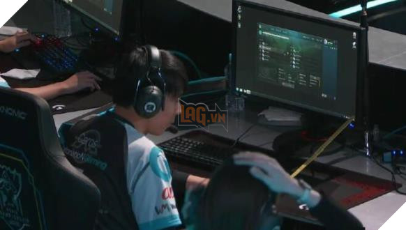 CKTG 2018: Sử dụng thước kẻ để đo khi thi đấu, midlaner của Nhật Bản mới chính là Ruler phiên bản xịn - Ảnh 4. CKTG 2018: Sử dụng thước kẻ để đo khi thi đấu, midlaner của Nhật Bản mới chính là Ruler phiên bản xịn - Ảnh 4.