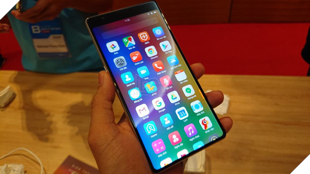 Can canh bo doi Bphone 3 va Bphone 3 Pro moi duoc BKAV ra mat 10 Cận cảnh bộ đôi Bphone 3 và Bphone 3 Pro mới được BKAV ra mắt 10