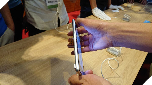 Can canh bo doi Bphone 3 va Bphone 3 Pro moi duoc BKAV ra mat 2 Cận cảnh bộ đôi Bphone 3 và Bphone 3 Pro mới được BKAV ra mắt 2