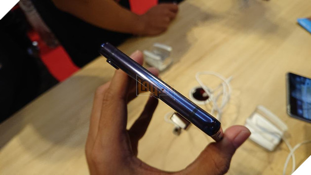 Can canh bo doi Bphone 3 va Bphone 3 Pro moi duoc BKAV ra mat 4 Cận cảnh bộ đôi Bphone 3 và Bphone 3 Pro mới được BKAV ra mắt 4