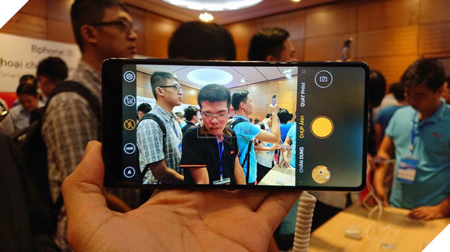 Can canh bo doi Bphone 3 va Bphone 3 Pro moi duoc BKAV ra mat 7 Cận cảnh bộ đôi Bphone 3 và Bphone 3 Pro mới được BKAV ra mắt 7