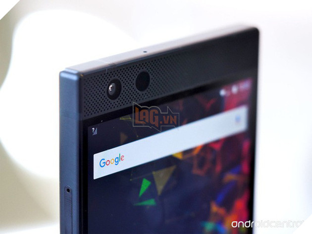 Cận cảnh Razer Phone 2: Mặt lưng bằng kính, logo phát sáng hiệu ứng Chroma, kích thước không thay đổi - Ảnh 11. Cận cảnh Razer Phone 2: Mặt lưng bằng kính, logo phát sáng hiệu ứng Chroma, kích thước không thay đổi - Ảnh 11.