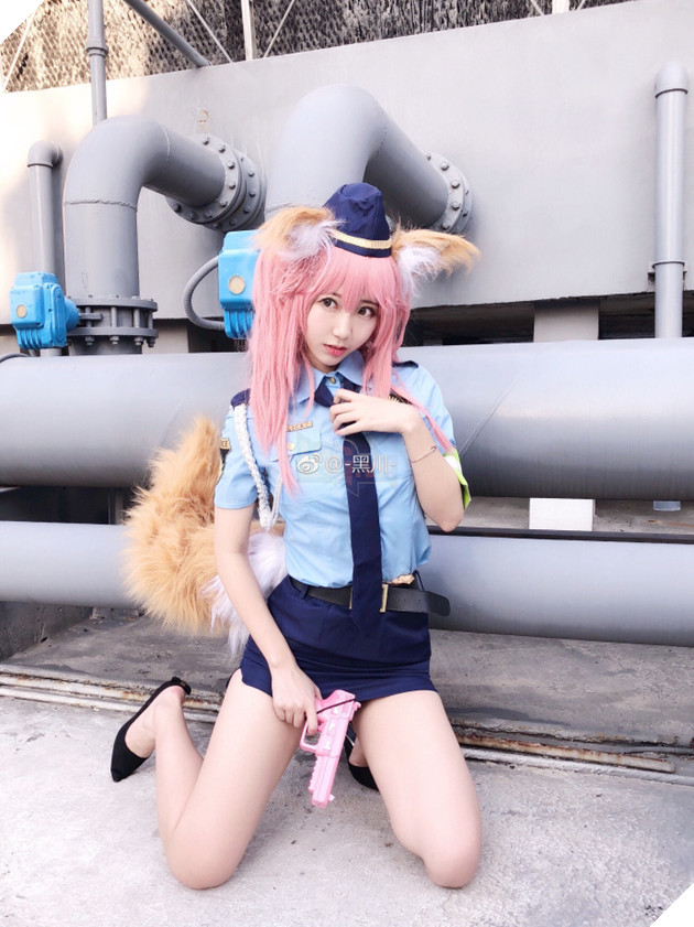 Cùng chiêm ngưỡng bộ cosplay Tamamo phiên bản nữ cảnh sát cực đáng yêu trong Fate 5