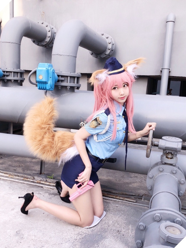 Cùng chiêm ngưỡng bộ cosplay Tamamo phiên bản nữ cảnh sát cực đáng yêu trong Fate 6