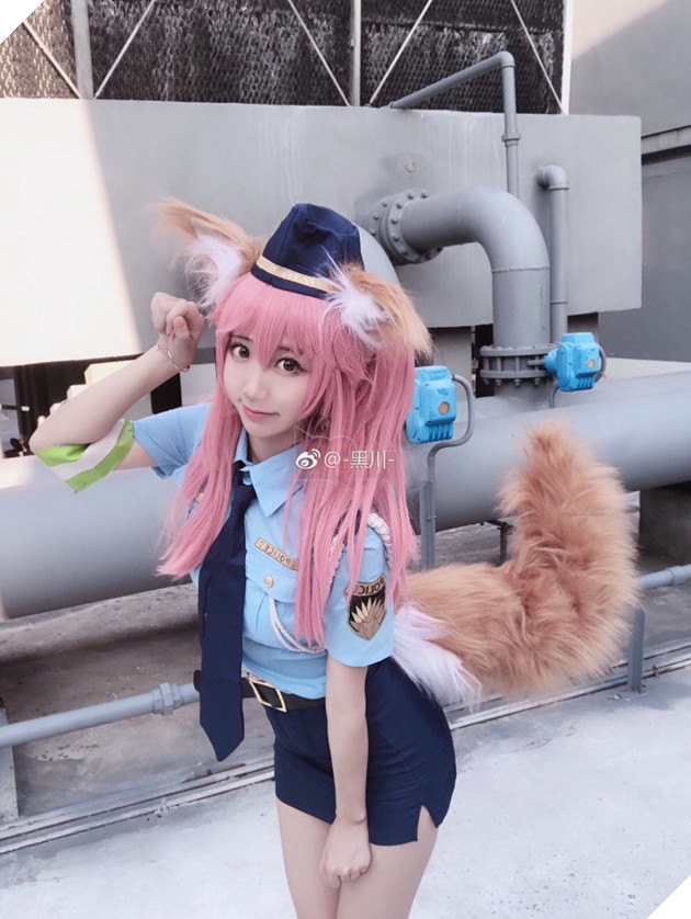Cùng chiêm ngưỡng bộ cosplay Tamamo phiên bản nữ cảnh sát cực đáng yêu trong Fate 2