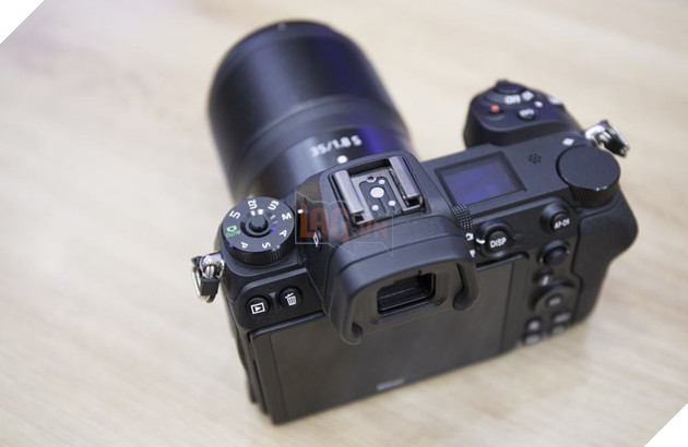 Trên tay Nikon Z7 - Camera Fullframe Mirrorless cao cấp nhất của Nikon 14