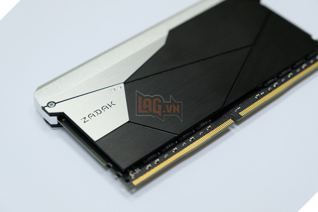 ZADAK ra mắt RAM SHIELD Double Capacity DDR4 32GB 1 thanh dành cho Mainboard Z390 ASUS ROG 3