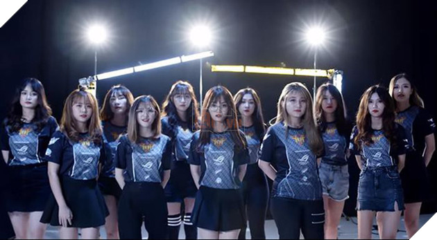 SHOCK: Thì ra team LMHT nữ FFQ rời giải của CubeTV vì bị bắt chứng minh giới tính nữ - Ảnh 1.