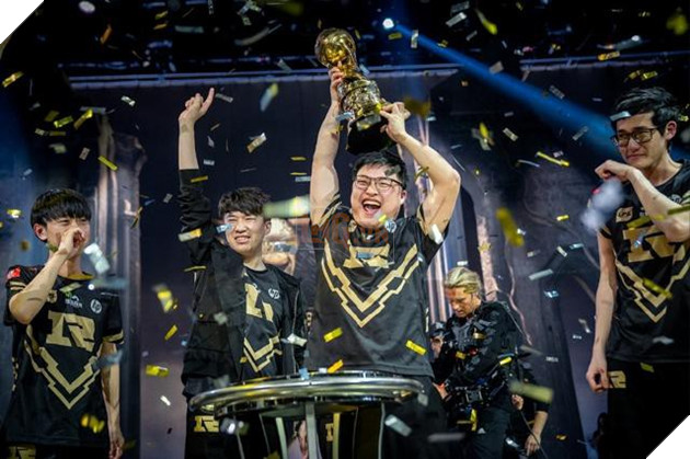CKTG 2018: Dù đánh tốt, Karsa vẫn khóc rất nhiều khi RNG phải nhờ đến Mlxg để có thể giành chiến thắng - Ảnh 3.