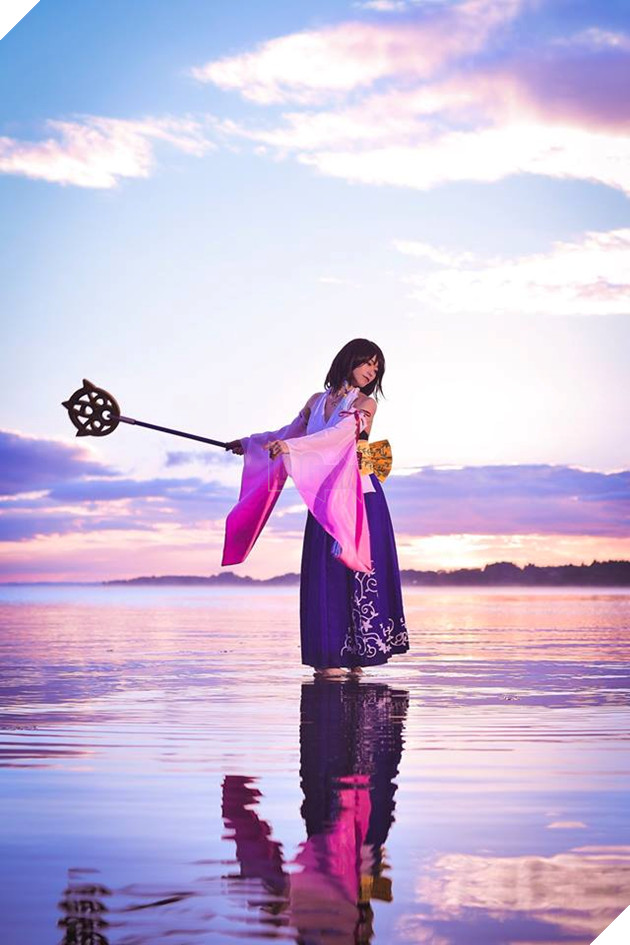 Choáng ngợp với bản cosplay Yuna cùng điệu nhảy trên mặt nước huyền thoại Final Fantasy 2