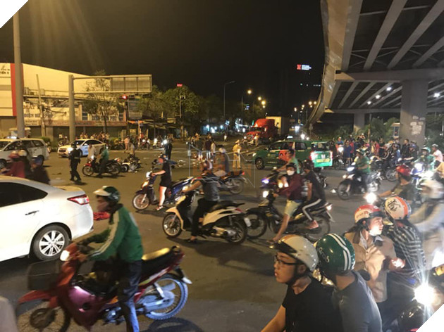 Danh tính nữ tài xế BMW tông xe máy văng la liệt ở ngã tư Hàng Xanh - Ảnh 4.