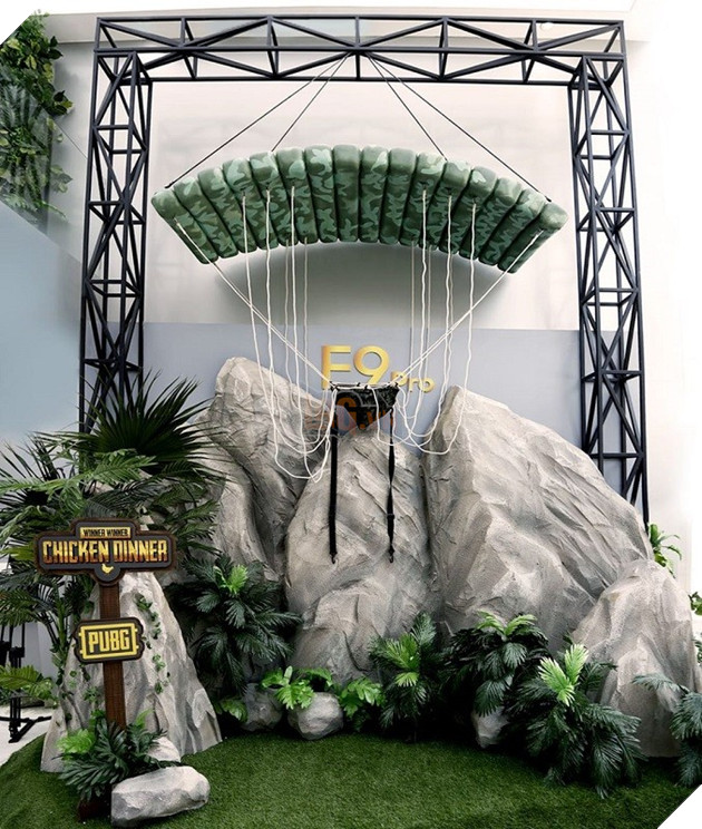 Cửa hàng bán điện thoại với chủ đề PUBG cực chất vừa được OPPO hé lộ 3