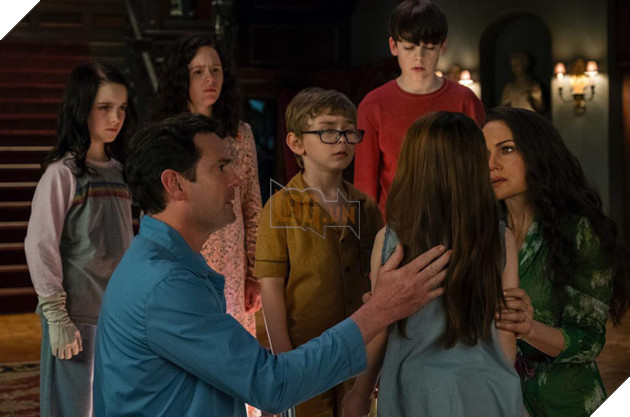 Không chịu nổi độ kinh dị, dàn diễn viên The Haunting of Hill House phát điên sau khi phim đóng máy - Ảnh 4.