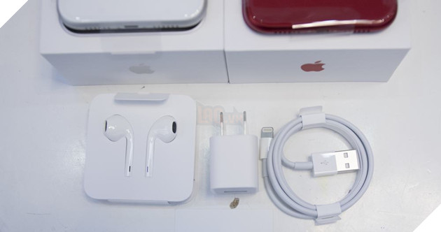 Trên tay bộ ba iPhone XR phiên bản đỏ rực rỡ, xanh dịu dàng và trắng tinh khôi 6