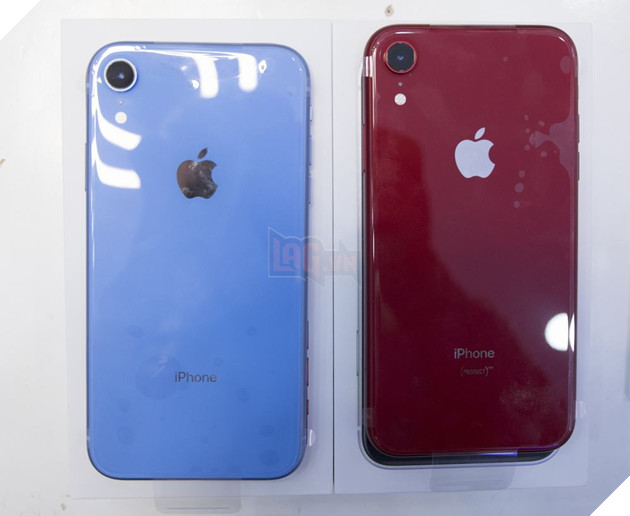 Trên tay bộ ba iPhone XR phiên bản đỏ rực rỡ, xanh dịu dàng và trắng tinh khôi 21