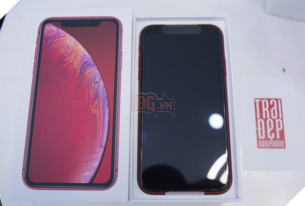 Trên tay bộ ba iPhone XR phiên bản đỏ rực rỡ, xanh dịu dàng và trắng tinh khôi 3