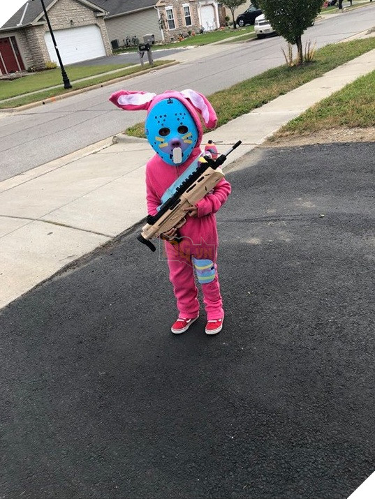 Loat trang phuc Halloween 'ba dao' nhin nhu do dien hai cua gioi tre hinh anh 12