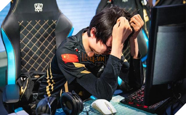 Vỡ mộng vô địch thế giới, Uzi còn bị chính fan hâm mộ quay lưng, đến cả gia đình cũng bị công kích - Ảnh 1.