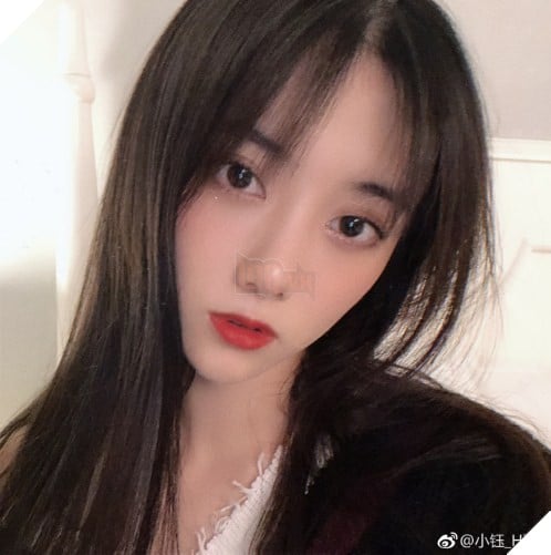 Vừa đại thắng CKTG 2018, IG Rookie lại khiến cả thế giới ghen tỵ khi công khai mối tình với nữ MC xinh như mộng của LPL - Ảnh 6. Vừa đại thắng CKTG 2018, IG Rookie lại khiến cả thế giới ghen tỵ khi công khai mối tình với nữ MC xinh như mộng của LPL - Ảnh 6.