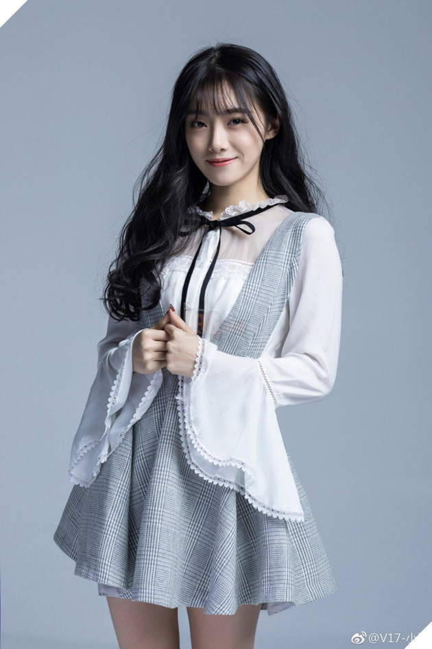 Vừa đại thắng CKTG 2018, IG Rookie lại khiến cả thế giới ghen tỵ khi công khai mối tình với nữ MC xinh như mộng của LPL - Ảnh 8. Vừa đại thắng CKTG 2018, IG Rookie lại khiến cả thế giới ghen tỵ khi công khai mối tình với nữ MC xinh như mộng của LPL - Ảnh 8.
