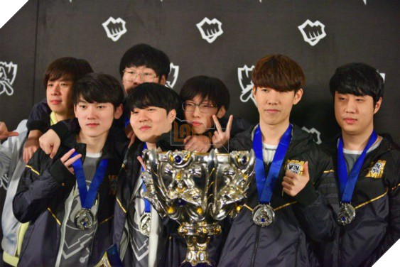 Lên đỉnh thế giới quá thuyết phục, Rookie vẫn khiêm tốn ca ngợi Faker là game thủ hay nhất thế giới - Ảnh 1. Lên đỉnh thế giới quá thuyết phục, Rookie vẫn khiêm tốn ca ngợi Faker là game thủ hay nhất thế giới - Ảnh 1.