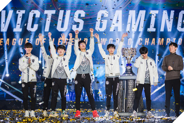 Phát choáng với đôi giày giá 160 triệu đồng của thành viên nhà tân vô địch Invictus Gaming - Ảnh 1. Phát choáng với đôi giày giá 160 triệu đồng của thành viên nhà tân vô địch Invictus Gaming - Ảnh 1.