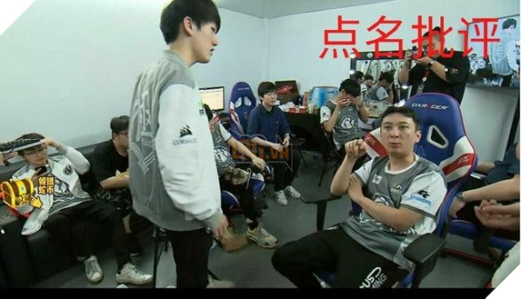 Faker và Uzi bị cộng đồng LMHT troll không thương tiếc khi IG vô địch CKTG 2018, Duke có skin vinh danh thứ 2 mà không phải làm gì - Ảnh 12. Faker và Uzi bị cộng đồng LMHT troll không thương tiếc khi IG vô địch CKTG 2018, Duke có skin vinh danh thứ 2 mà không phải làm gì - Ảnh 12.