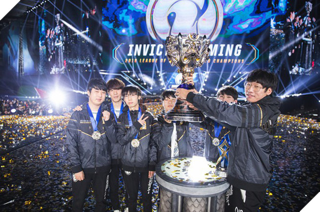Phát choáng với đôi giày giá 160 triệu đồng của thành viên nhà tân vô địch Invictus Gaming - Ảnh 6. Phát choáng với đôi giày giá 160 triệu đồng của thành viên nhà tân vô địch Invictus Gaming - Ảnh 6.