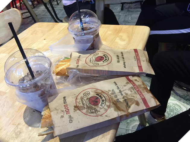 Fan kéo tới đông nghẹt, tiệm bánh mỳ của Pewpew thất thủ ngay khi mới khai trương - Ảnh 8.