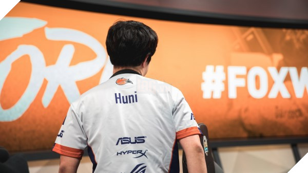 LMHT: Trước tin đồn chiêu mộ ngôi sao đường trên Huni, đội tuyển WE đã chính thức lên tiếng - Ảnh 1.