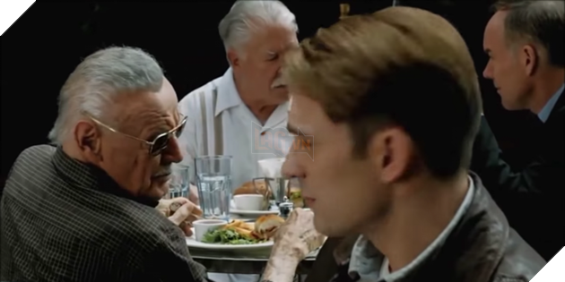 Cảnh phim bị cắt của Stan Lee trong “Avengers” (Biệt đội siêu anh hùng - 2012) vì lý do thời lượng. Trong cảnh phim này, ông dùng bữa với Captain America và “xúi” Captain xin số của cô phục vụ bàn.