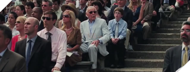 Ông Lee tham dự lễ tốt nghiệp của Peter Parker trong “The Amazing Spider-Man 2” (Người Nhện siêu đẳng 2 - 2014).