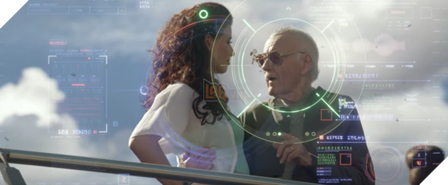 Gấu mèo Rocket theo dõi Stan Lee trong “Guardians of the Galaxy” (Vệ binh dải ngân hà - 2014) khi nhân vật của ông đang… tán tỉnh một cô gái trẻ.