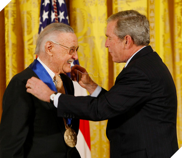 Stan Lee những hình ảnh đáng nhớ trong sự nghiệp của ông và giai thoại về người đàn ông đã sáng lập nên Marvel 10