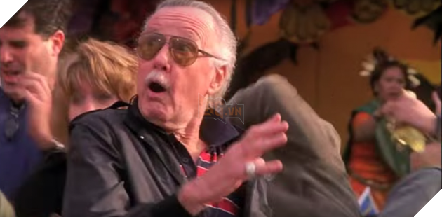 Ông xuất hiện trong vai người qua đường giải cứu một cô bé khỏi những mảnh vỡ bay tứ tung trong “Spider-Man” (Người Nhện - 2002).