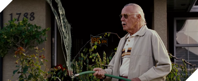 Trong “X-Men: The Last Stand” (Dị nhân 3: Phán quyết cuối cùng - 2006), nhân vật siêu phụ của Stan Lee trở nên “ngơ ngác” khi chứng kiến dị nhân Jean Grey sử dụng siêu năng lực.