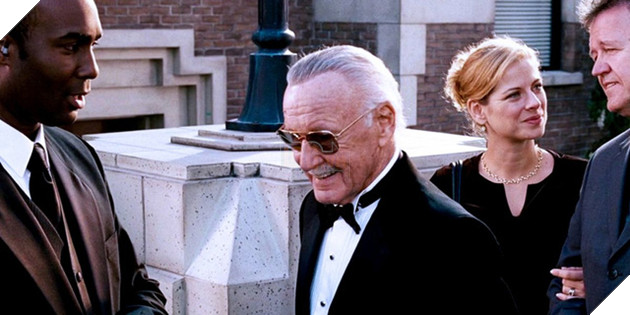 Ông Lee xuất hiện trong “Fantastic Four: Rise of the Silver Surfer” (Bộ tứ siêu đẳng 2 - 2007).