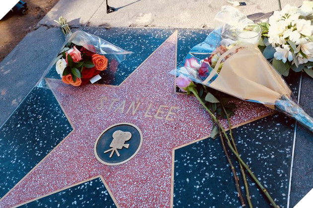 Loạt ảnh các siêu anh hùng đồng loạt tiếc thương người cha lớn Stan Lee - Ảnh 9.