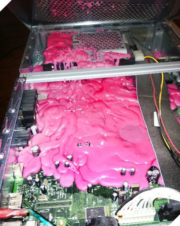 [Vui] Chết cười với các tai nạn mất não của hội những kẻ không biết dùng đồ công nghệ - Ảnh 8.