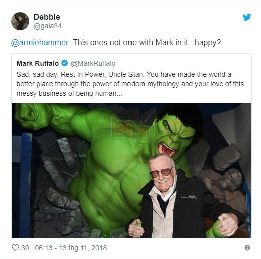 Nam tài tử Armie Hammer chỉ trích những nghệ sĩ up hình selfie của mình với Stan Lee 3