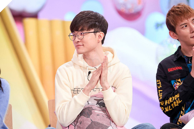 Phản ứng thú vị của Faker khi được diện kiến thần tượng Red Velvet: Khi Quỷ vương e lệ - Ảnh 9.