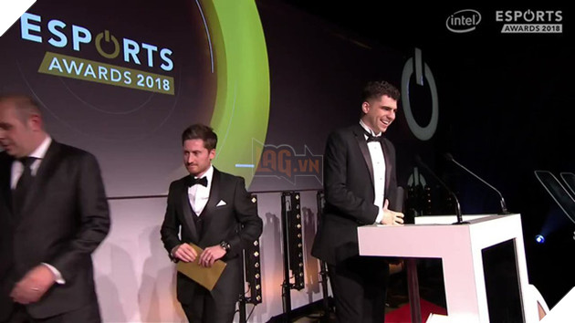 Esports Awards: Overwatch, Fortnite thắng lớn PUBG và LMHT ôm hận tay trắng - Ảnh 4.