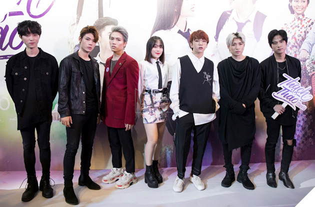 Khi các nghệ sĩ Việt rủ nhau trở về tuổi học trò cùng Thạch Thảo 24