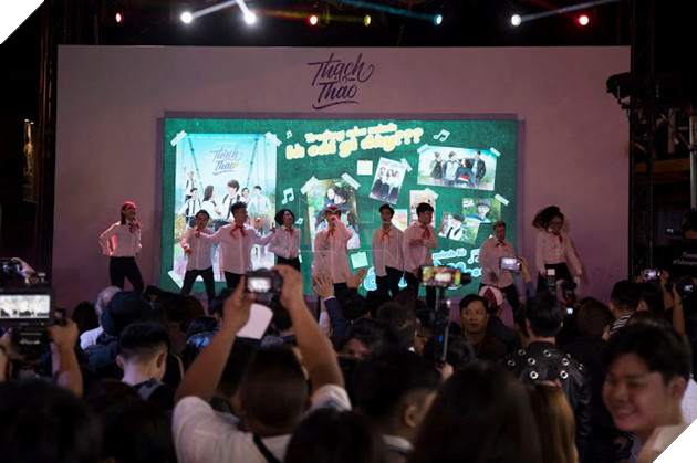 Khi các nghệ sĩ Việt rủ nhau trở về tuổi học trò cùng Thạch Thảo 27