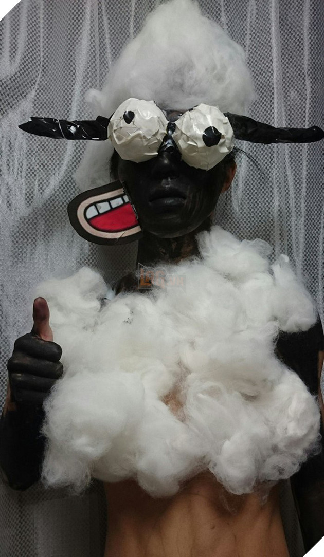 Tổng hợp những mẫu cosplay giá rẻ siêu buồn cười của thanh niên người Thái Lan 19