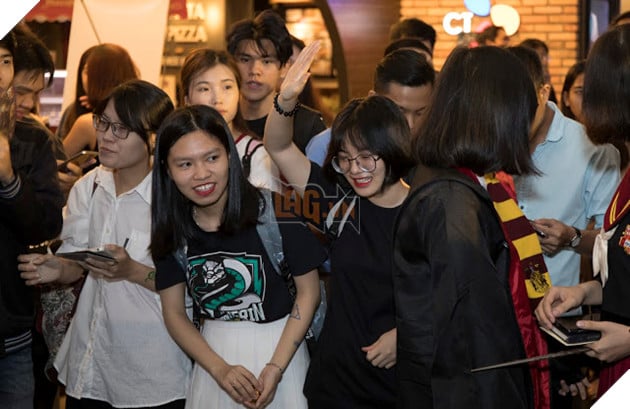 Khi các Potterhead tề tựu chờ đón Fantastic Beasts: The Crimes of Gindelwald 24