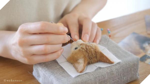 artist makes hyper realistic cats using felted wool and the result is wonderful 5b51cb6fc1c0b 880