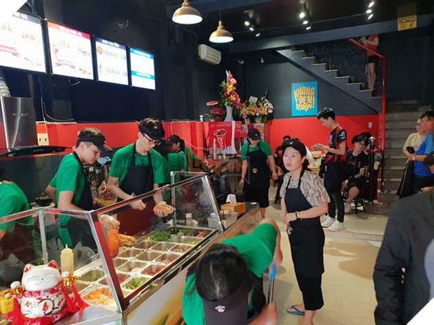 Pewpew tiết lộ doanh thu cao vượt kỳ vọng của quán bánh mì sau ngày đầu mở cửa - Ảnh 5.