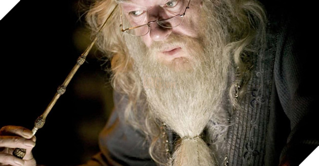 Fantastic Beasts 2: Albus Dumbledore là ai?